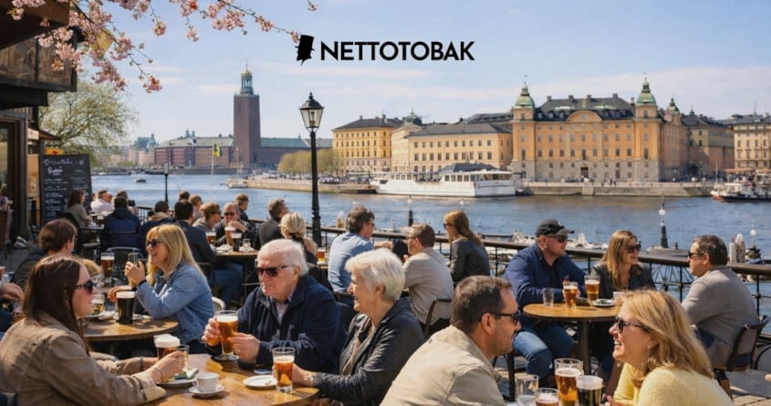 Folk som sitter på uteservering i Stockholm: Uteserveringspremiär: Detta gäller för vape!