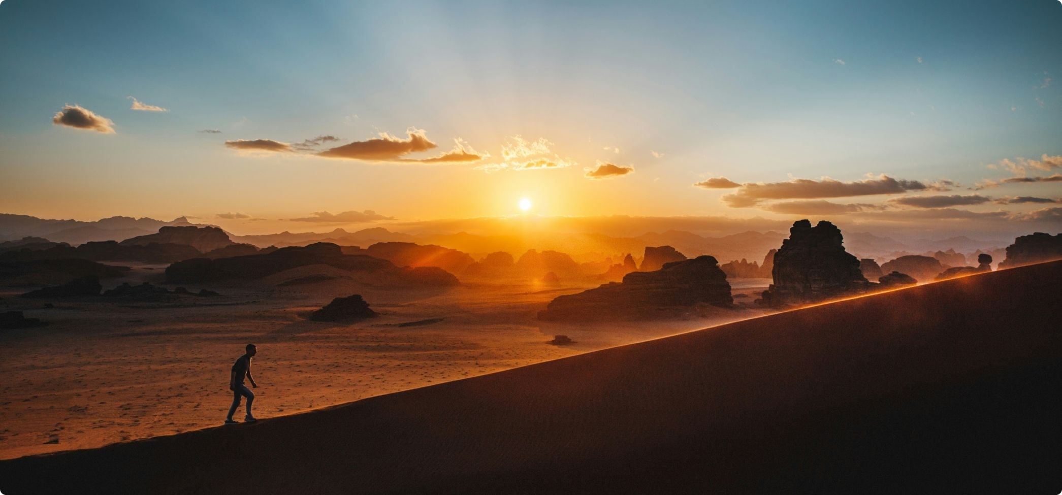 Person som går upp för en backe i solnedgången - sluta vejpa experttips