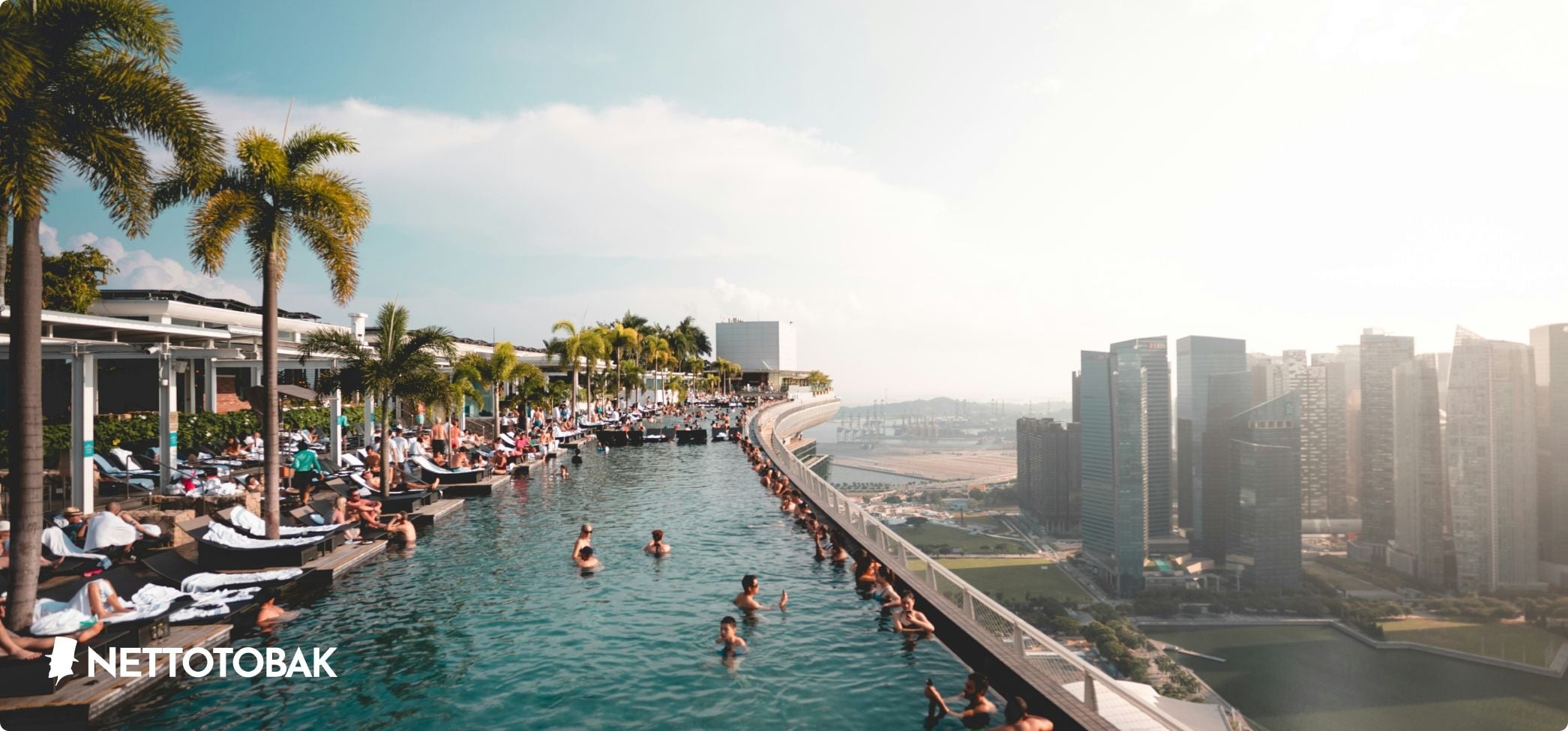 Snus i singapore, människor som badar i pool